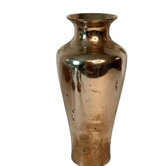 Brass Lot Of 5 Items - 9" Vase, Two 6" Candleholders, 1.5" Salt & Pepper Shakers - Picture 3 of 14